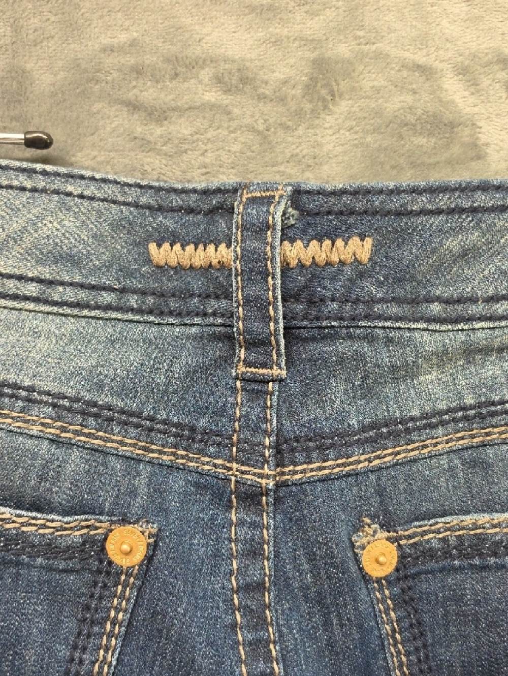 Seven7 Women’s Blue Boot Cut Jeans with Faded Finish sz 16 - Picture 6 of 10
